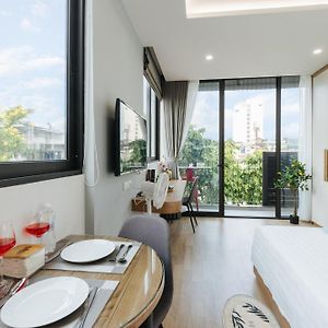 Studio Lake View